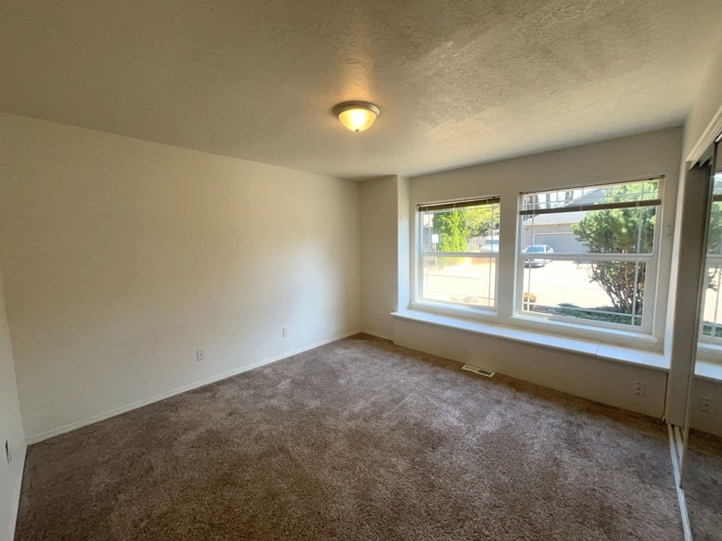 Salem Apartment: 5969-5979 Nelson Pl SE