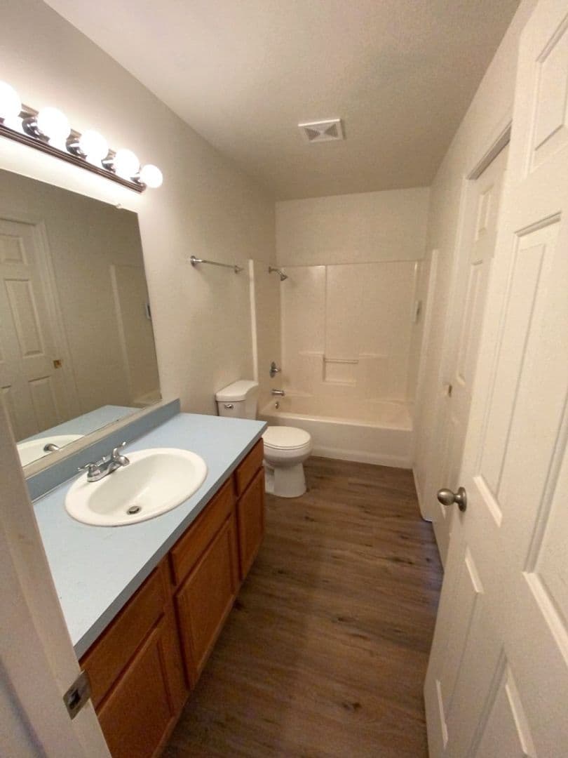 Salem Apartment: 5969-5979 Nelson Pl SE