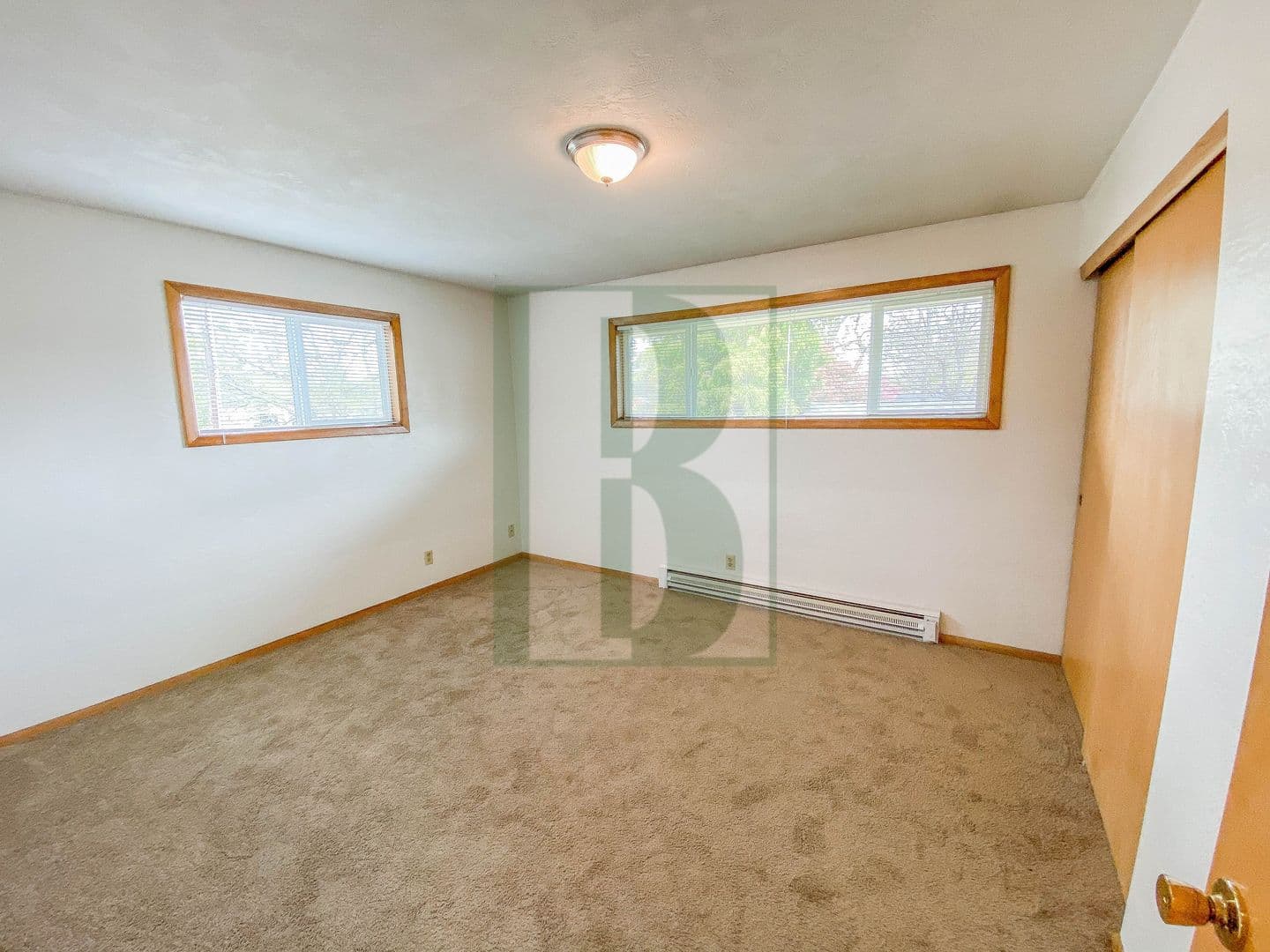 Salem Apartment: 482-494 18th St NE