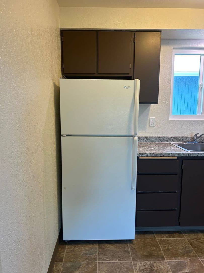 Keizer Apartment: 809-875 Plymouth