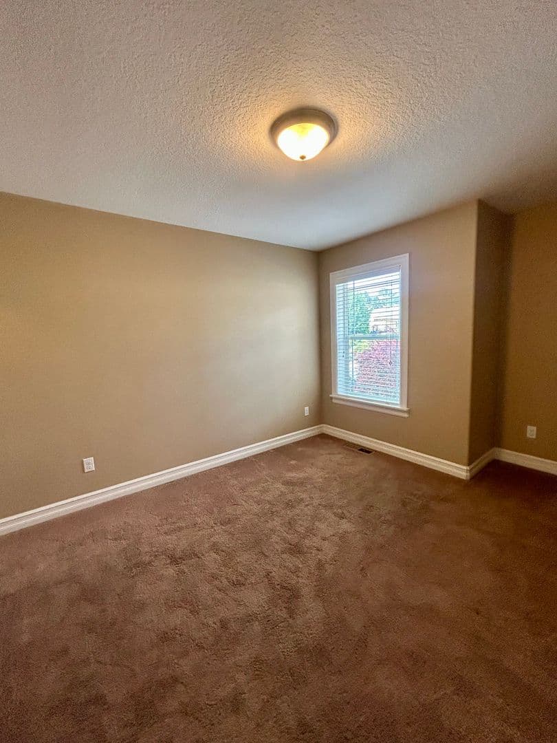 Salem Apartment: Multi