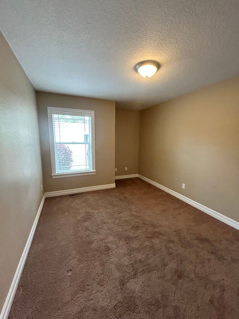 Salem Apartment: Multi