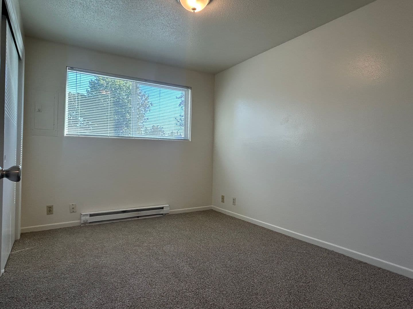 Salem Apartment: 612-614 Shangri La Ave NE