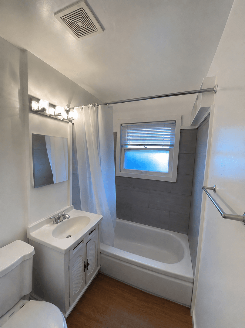 Salem Apartment: 2741 Brooks Ave NE