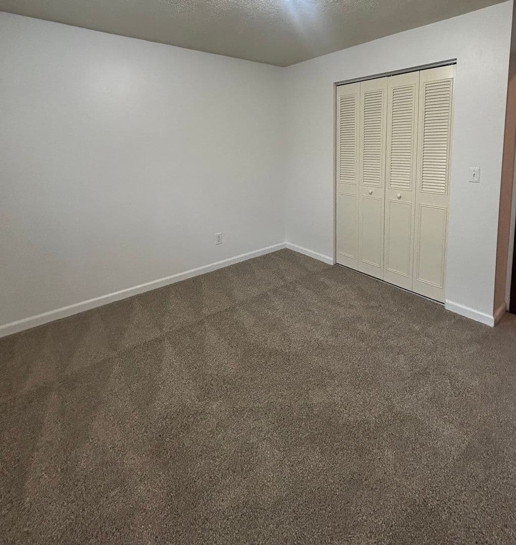 Keizer Apartment: 549-599 Greenwood Dr NE