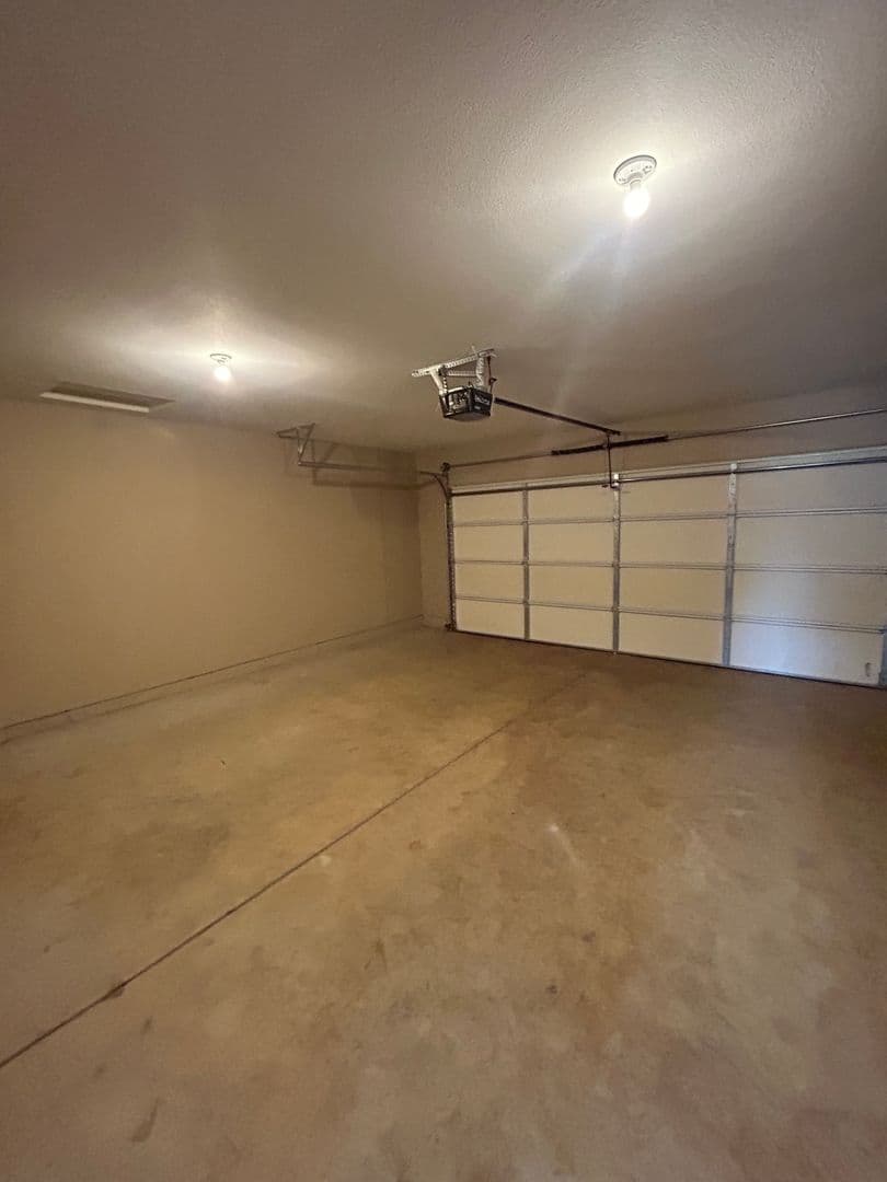 Salem Apartment: Multi