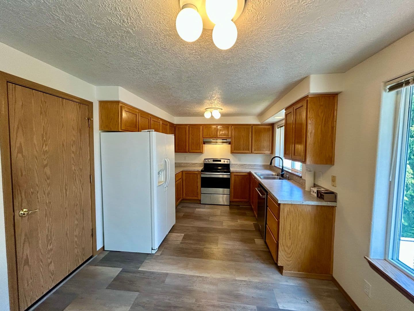 Salem House: 6034 Fircrest St. SE