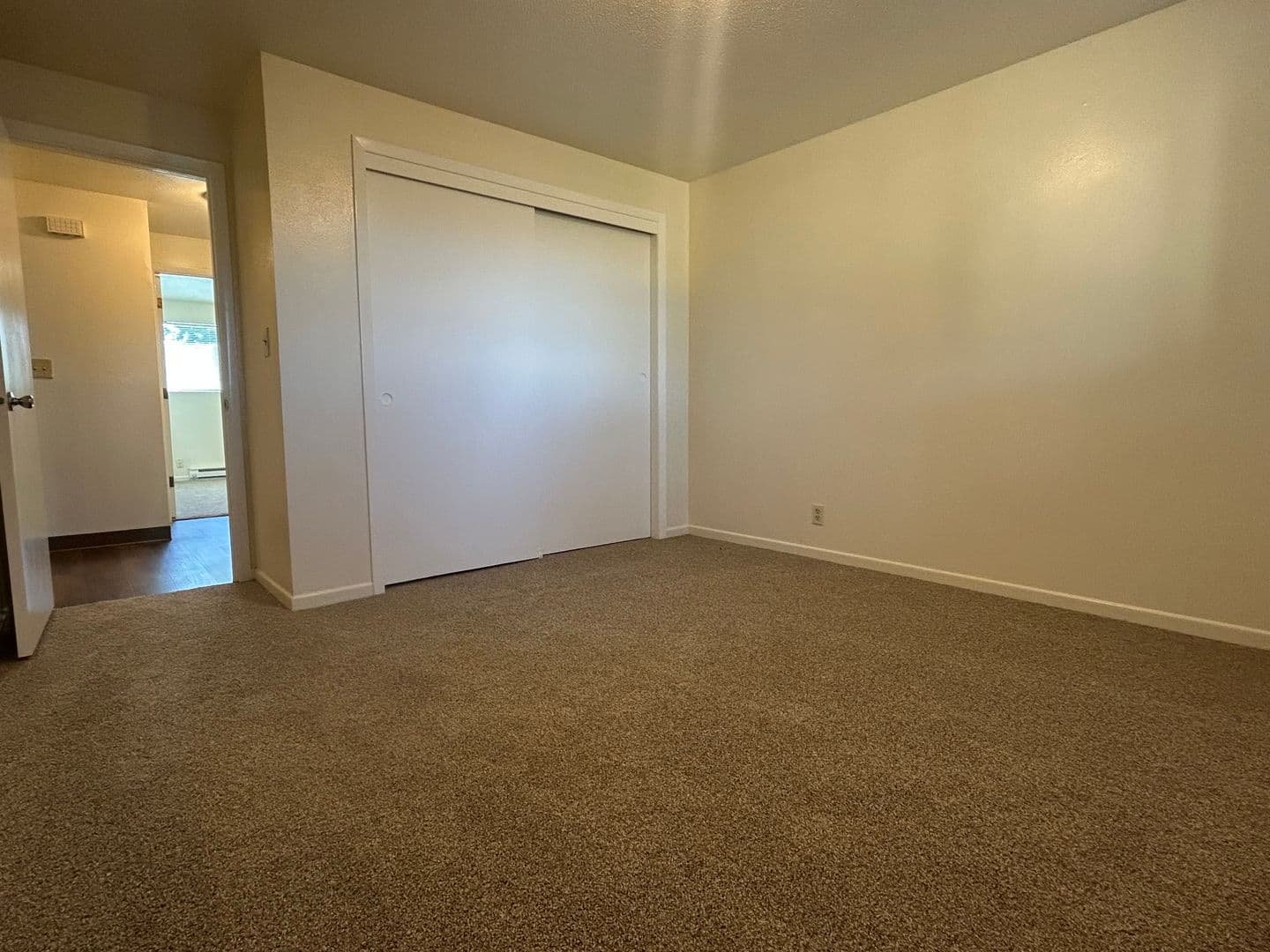 Salem Apartment: 612-614 Shangri La Ave NE