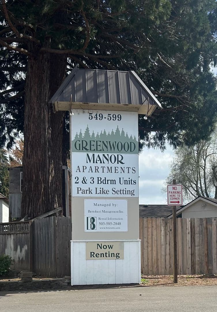 Keizer Apartment: 549-599 Greenwood Dr NE