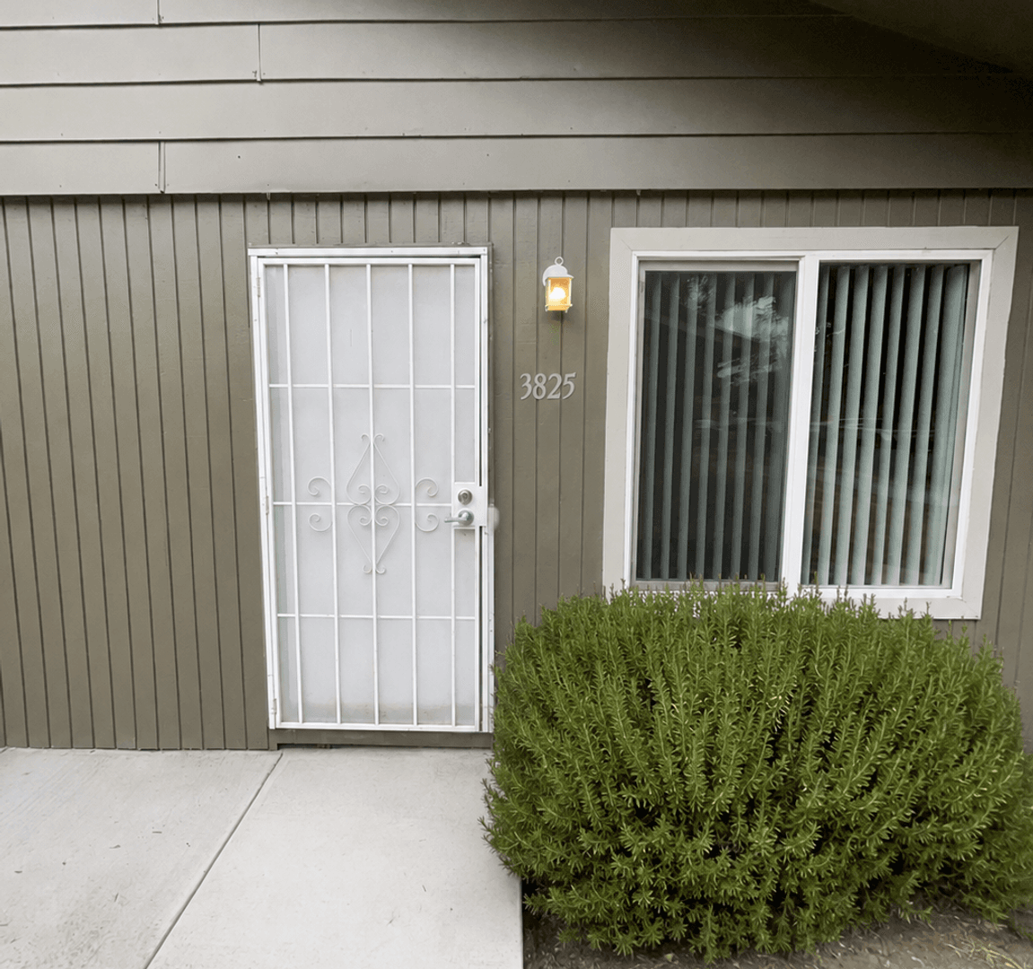 Salem Apartment: 3809-3873 24th Pl NE