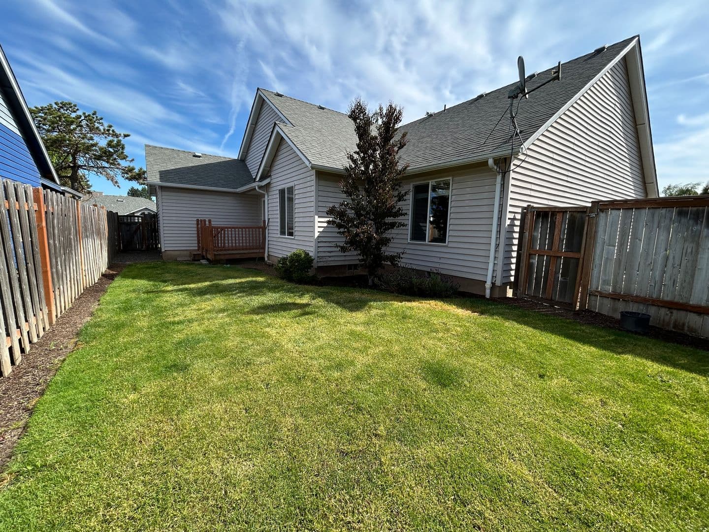 Keizer Apartment: 938-940 Boardwalk Ave. NE