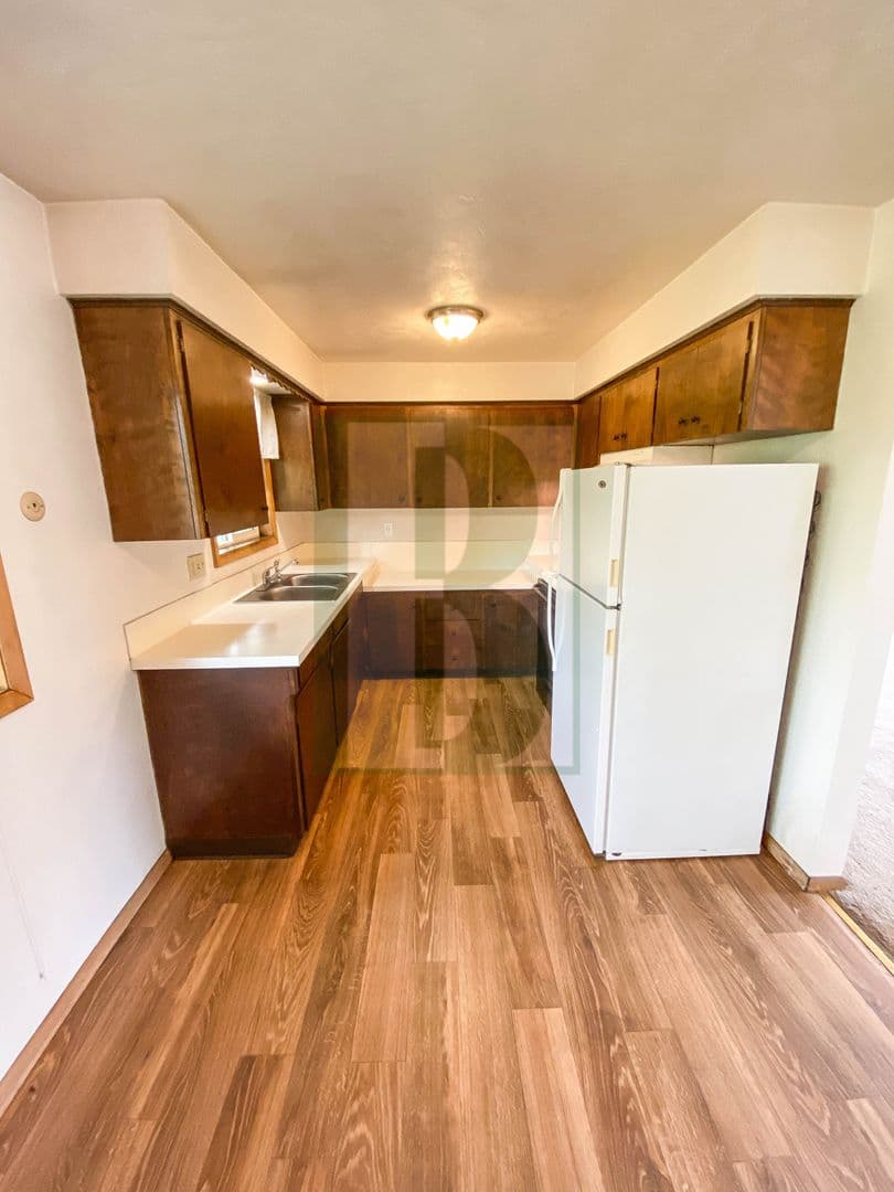 Salem Apartment: 482-494 18th St NE