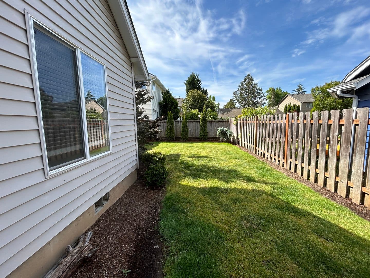 Keizer Apartment: 938-940 Boardwalk Ave. NE