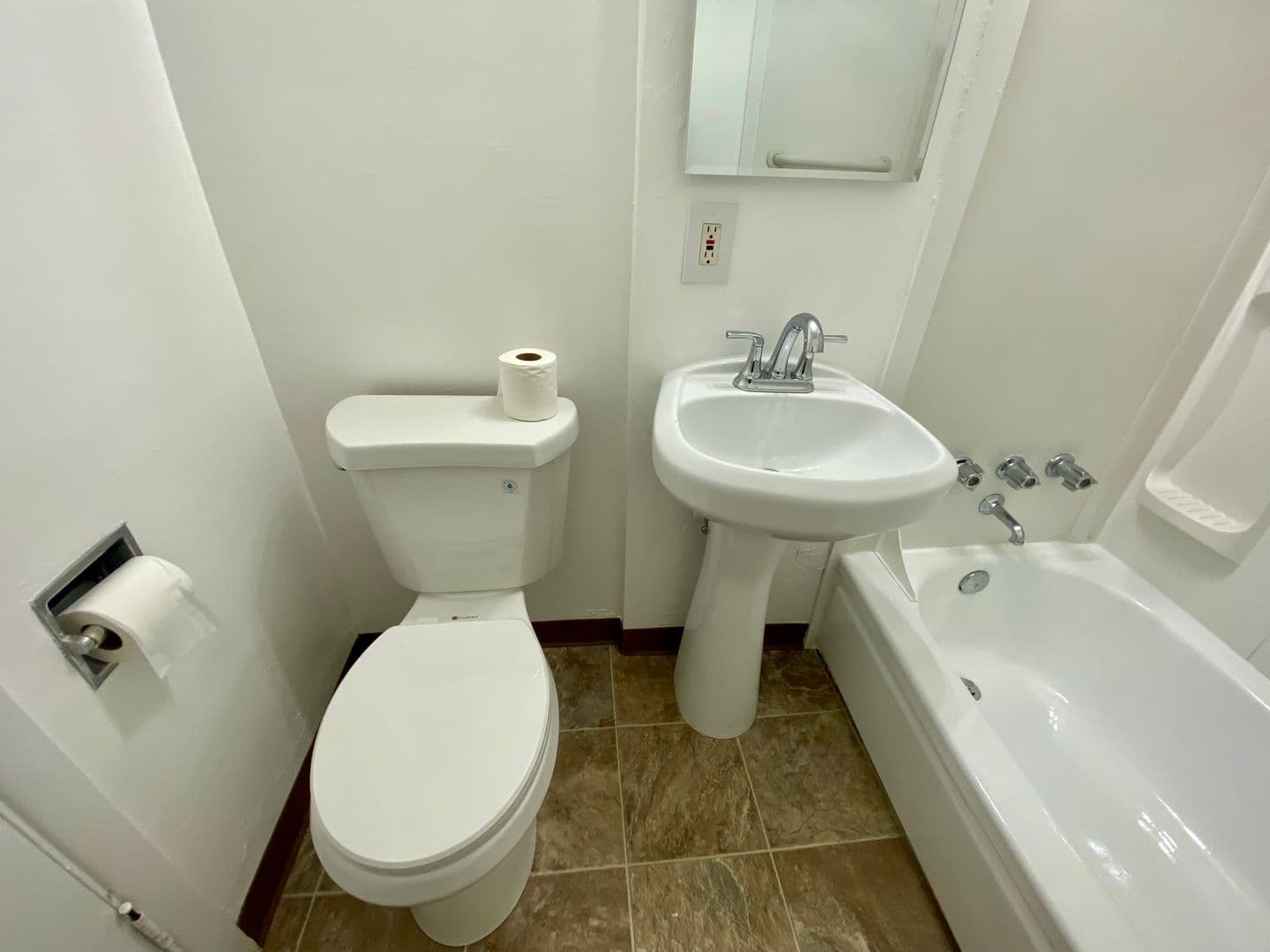Salem Apartment: 2741 Brooks Ave NE