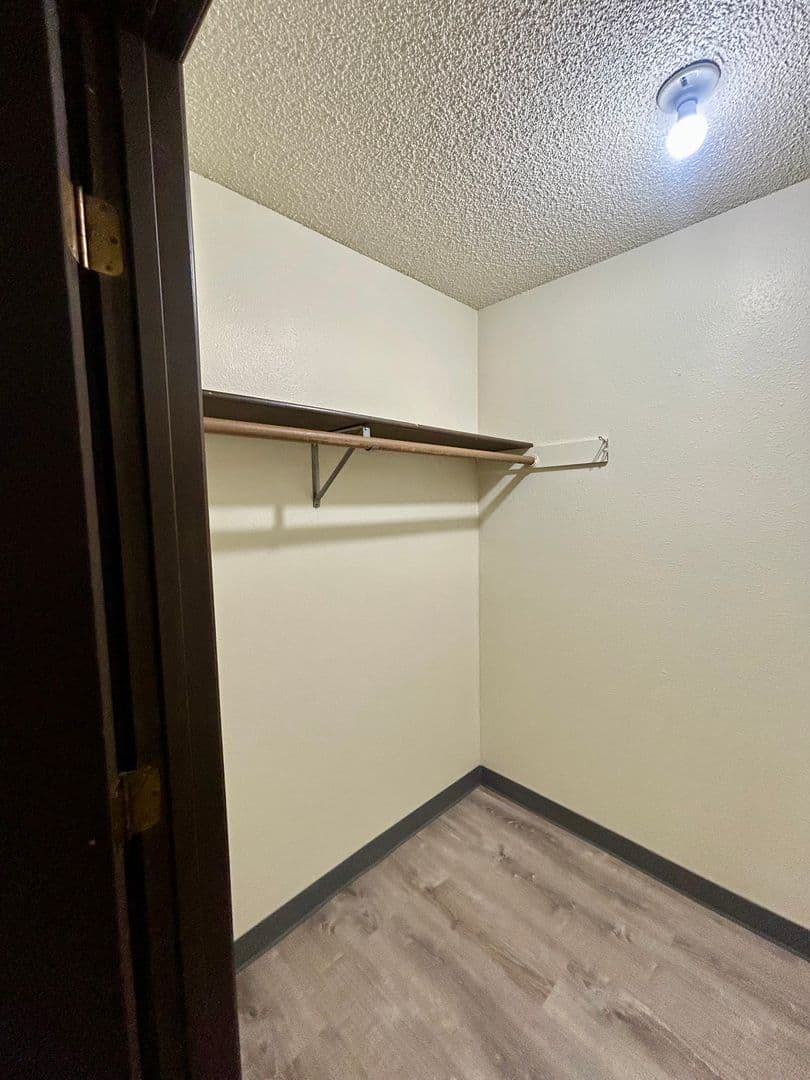 Salem Apartment: 3809-3873 24th Pl NE