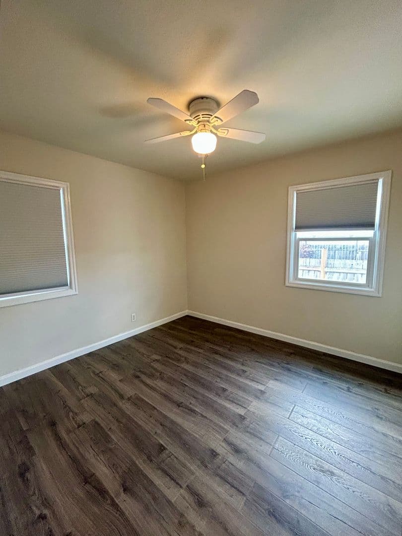 Stayton Apartment: 683-685 N First Ave