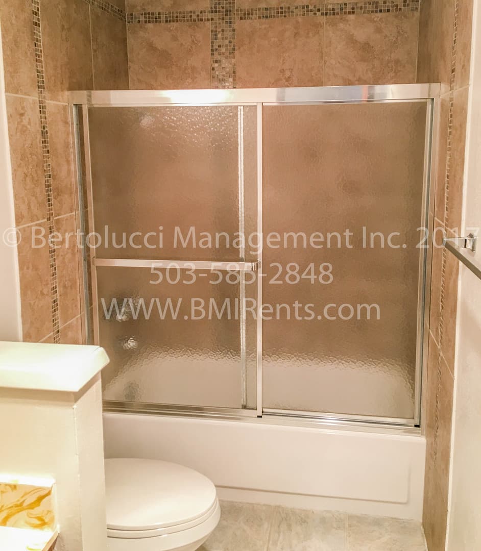 Keizer Apartment: 549-599 Greenwood Dr NE