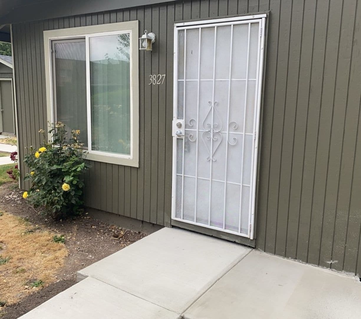 Salem Apartment: 3809-3873 24th Pl NE