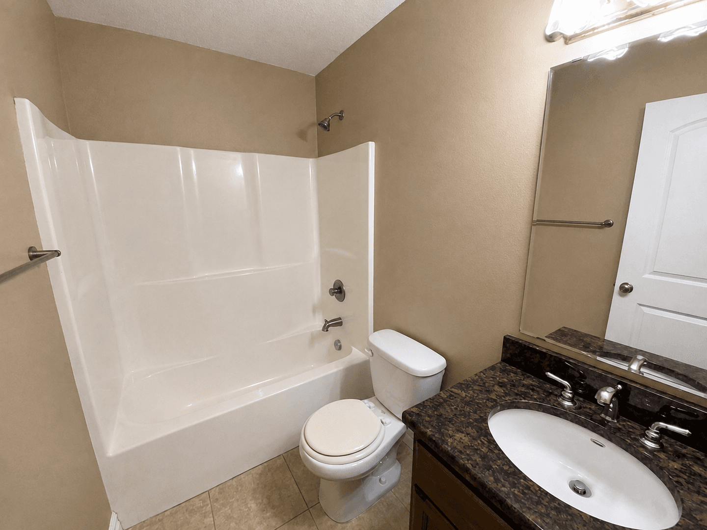 Salem Apartment: Multi