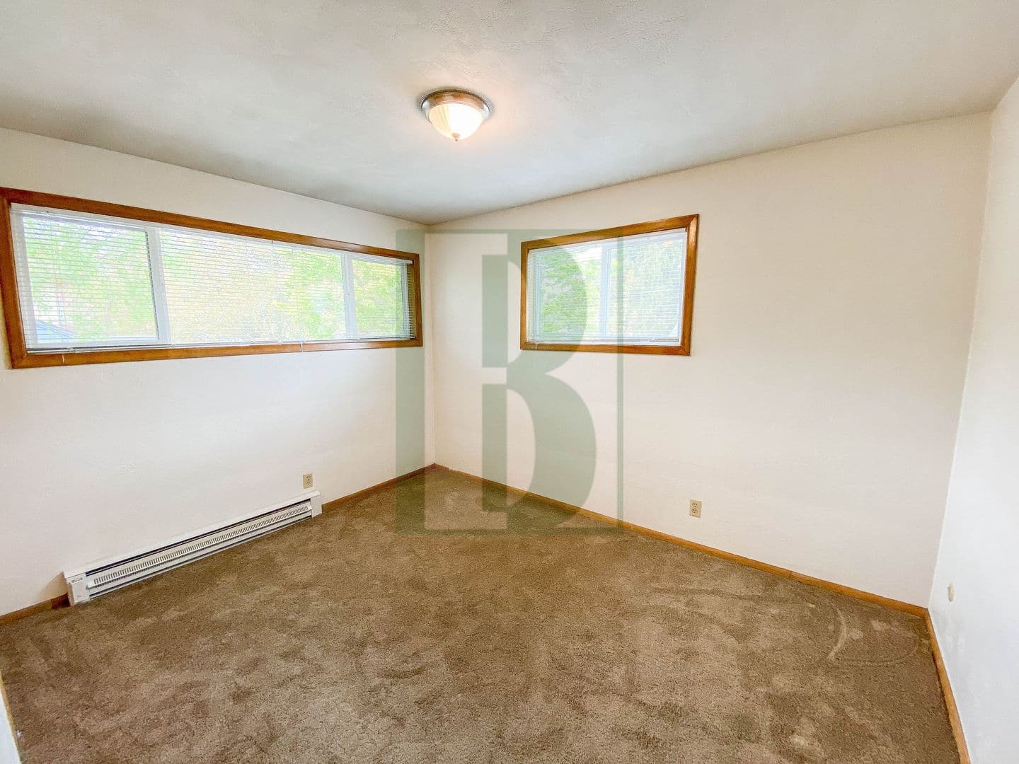 Salem Apartment: 482-494 18th St NE