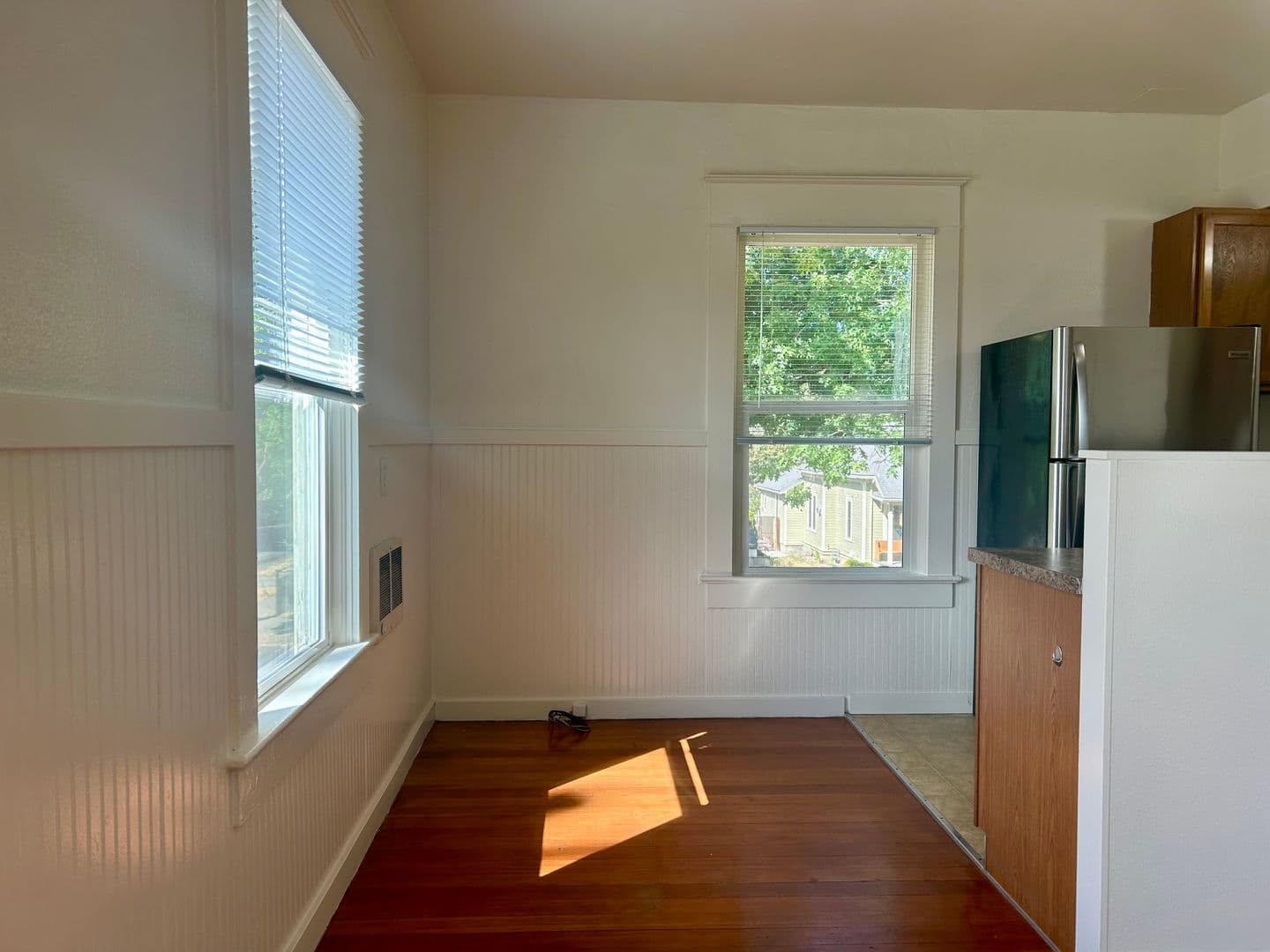 Salem Apartment: 420 20th St. SE