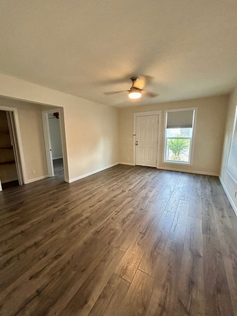 Stayton Apartment: 683-685 N First Ave