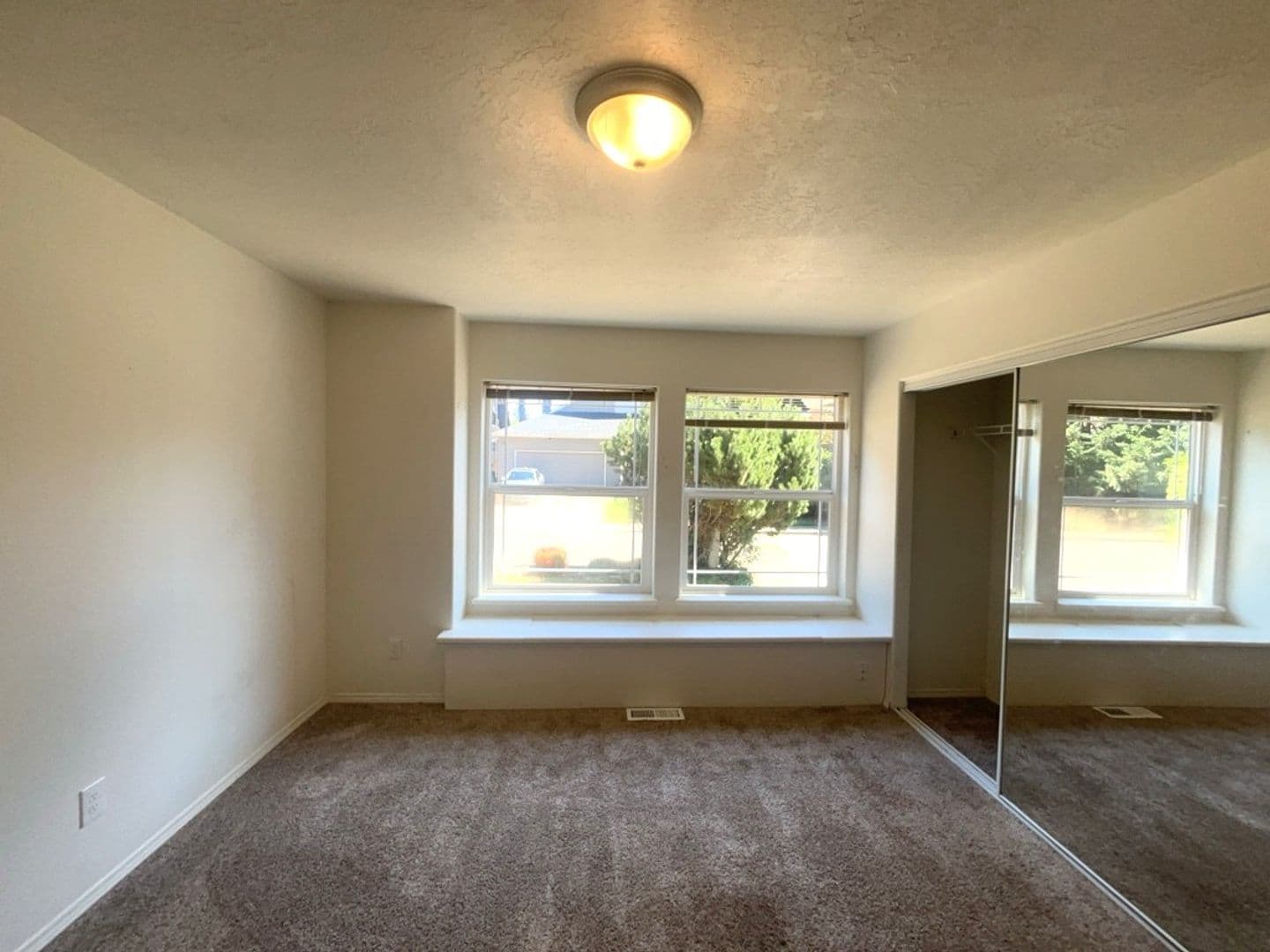 Salem Apartment: 5969-5979 Nelson Pl SE
