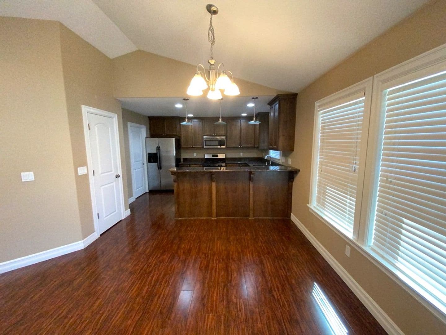 Salem Apartment: Multi