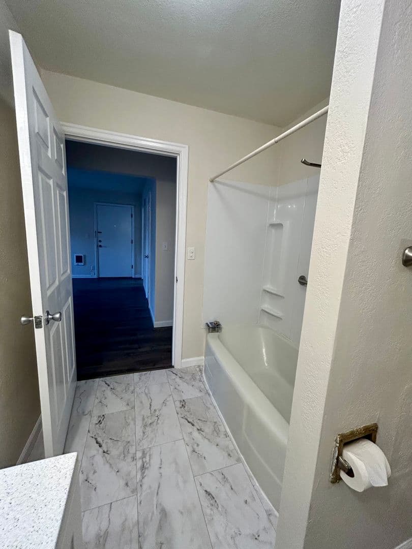 Stayton Apartment: 683-685 N First Ave