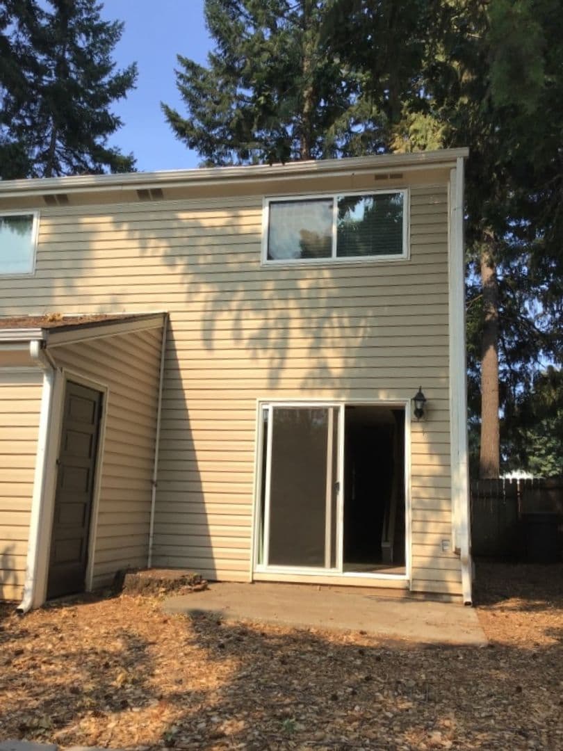 Salem Apartment: 4870-4874 Sunnyside Rd SE #11894