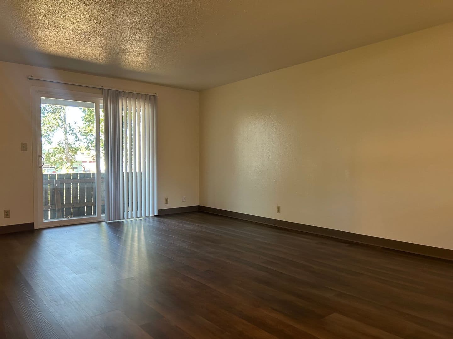 Salem Apartment: 612-614 Shangri La Ave NE