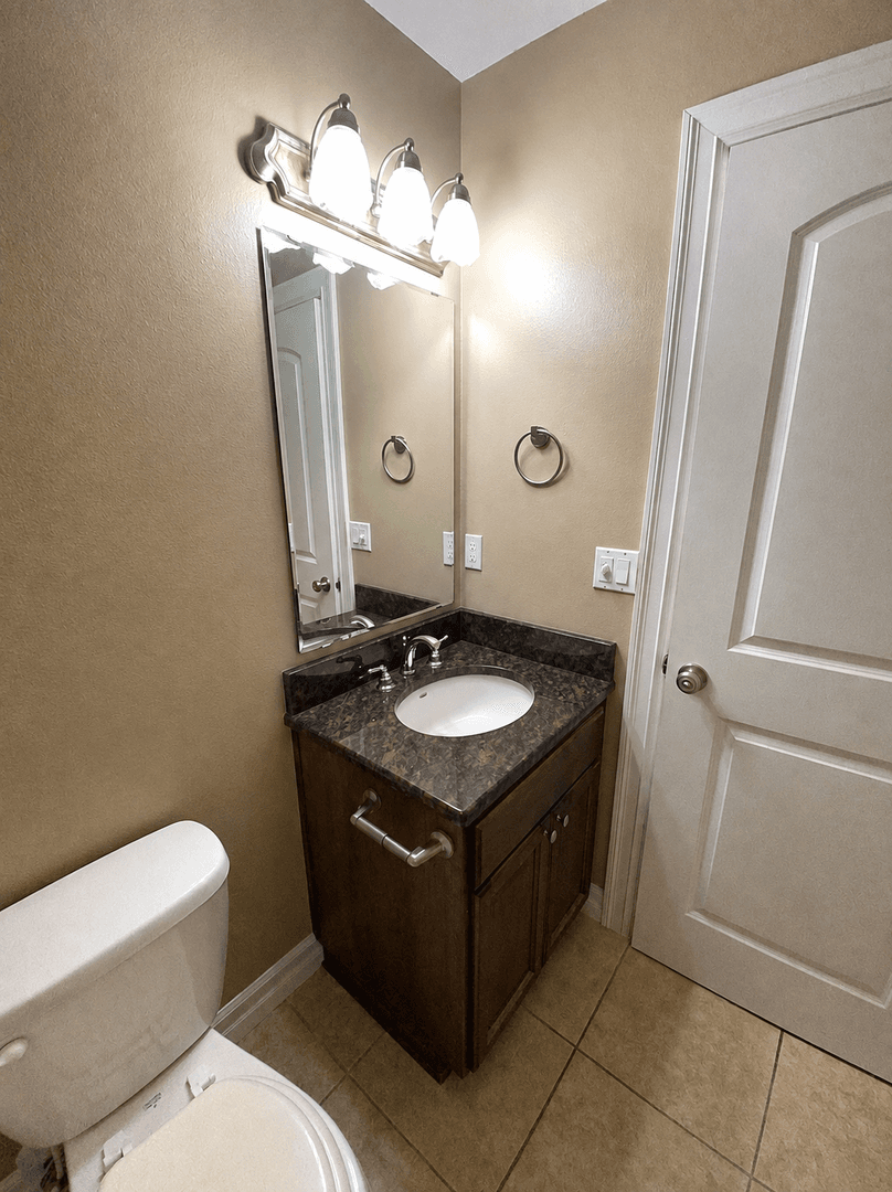 Salem Apartment: Multi