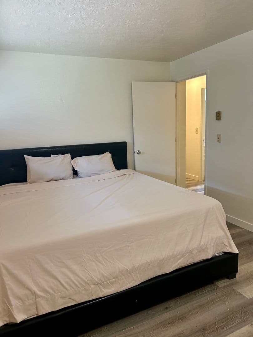 Salem Condo: 3454 Chief's Ct. NE