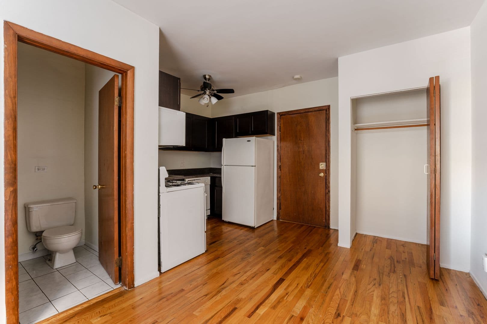 Chicago Apartment: 4615 N. Malden St