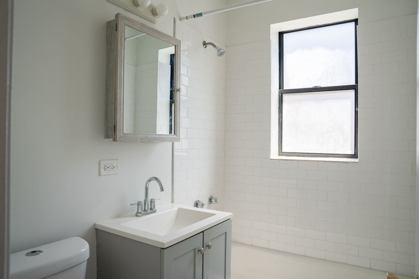 Chicago Apartment: 3146-3170 W. Eastwood Ave