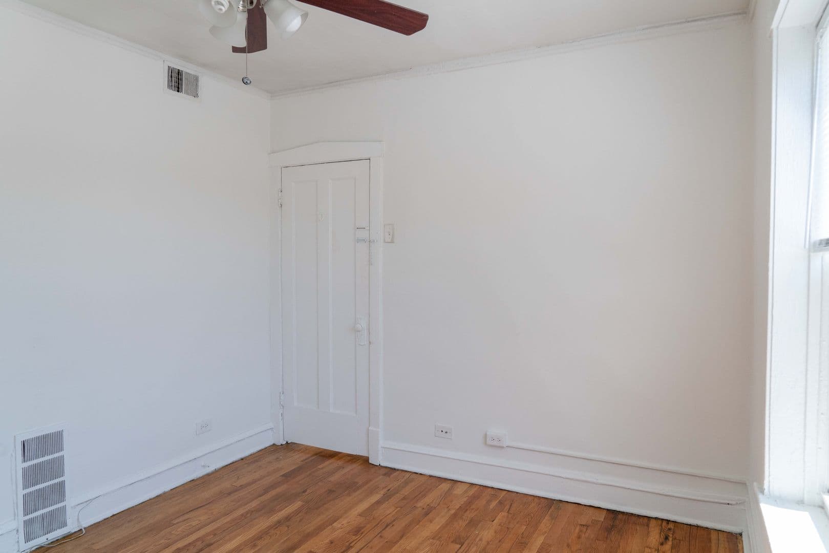 Chicago Apartment: 4804-4806 N. Avers Ave