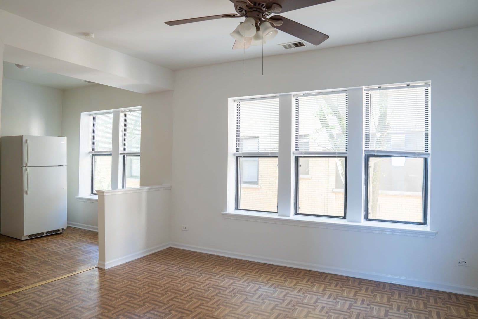 Chicago Apartment: 3146-3170 W. Eastwood Ave