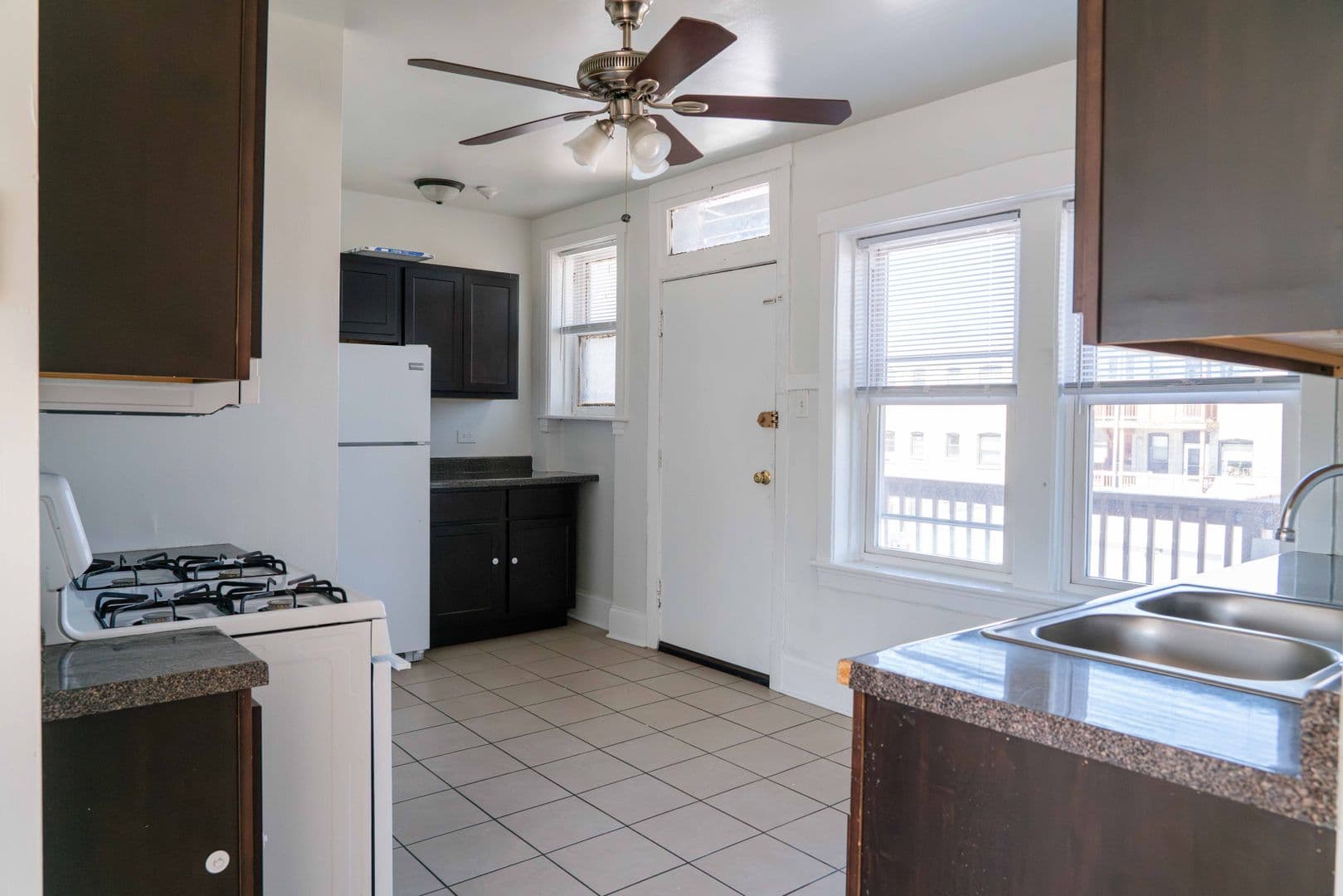 Chicago Apartment: 4804-4806 N. Avers Ave