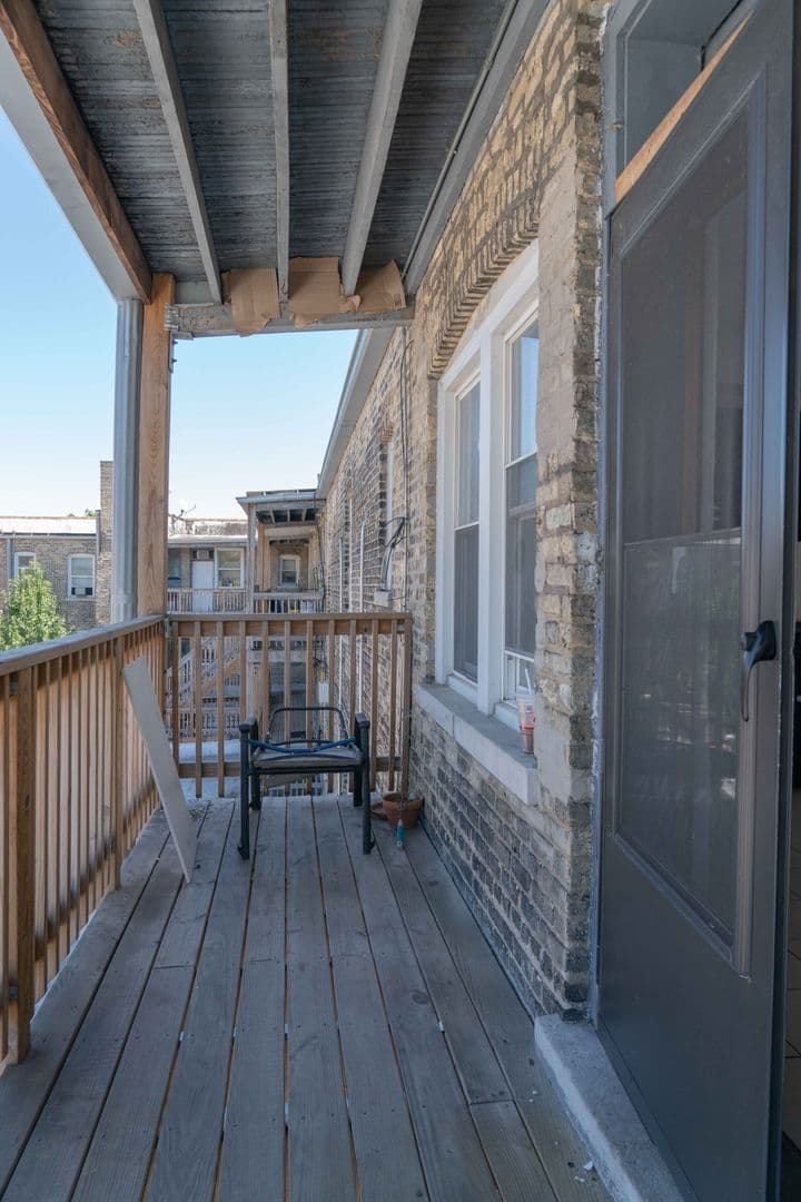 Chicago Apartment: 4804-4806 N. Avers Ave