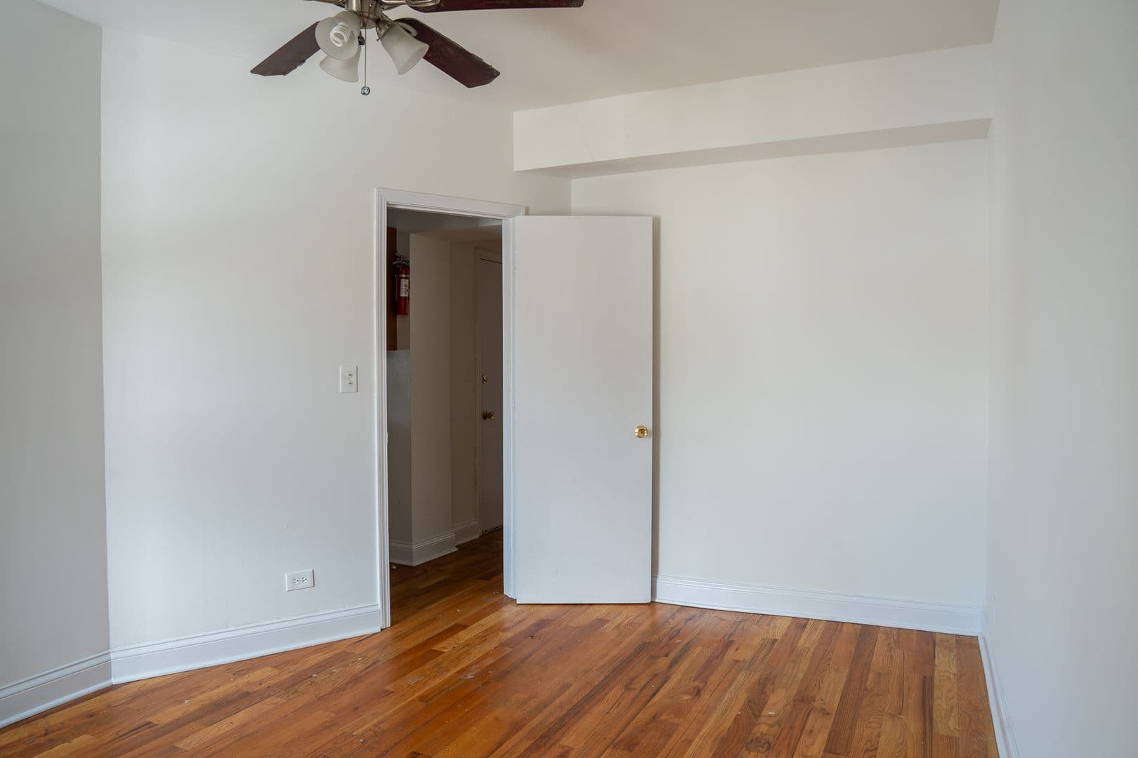 Chicago Apartment: 3146-3170 W. Eastwood Ave