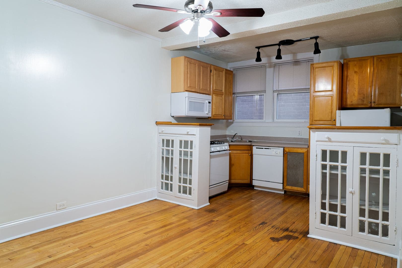 Chicago Apartment: 4440 - 4448 N. Western Ave