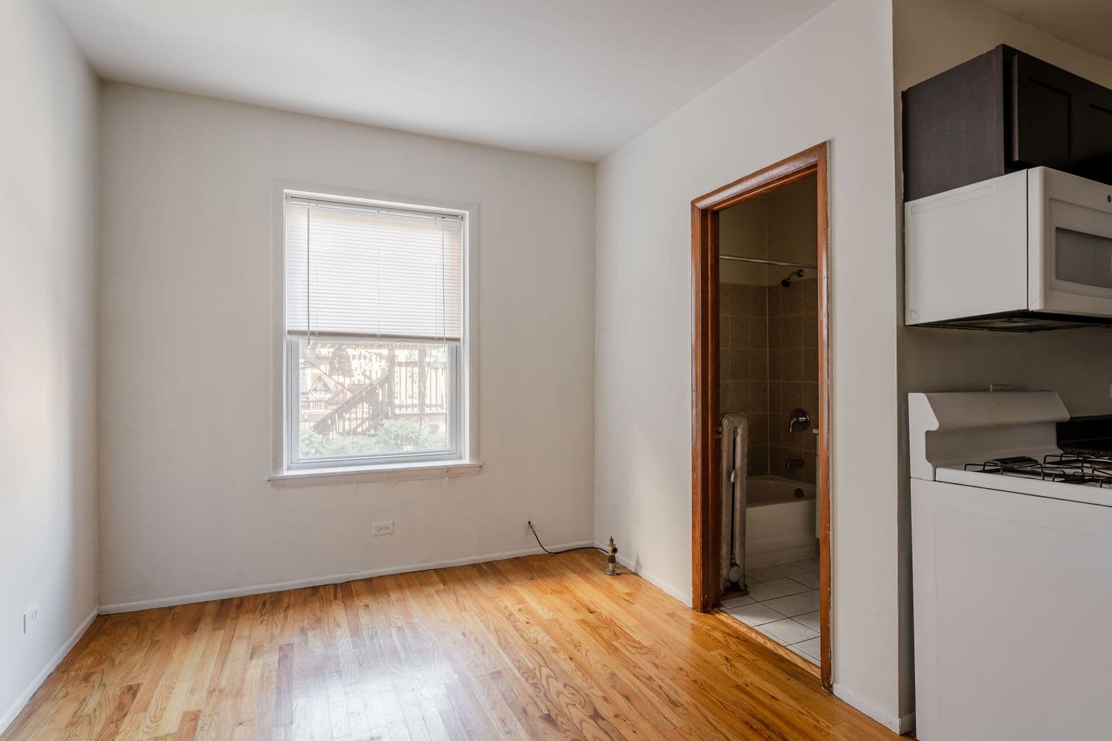 Chicago Apartment: 4615 N. Malden St
