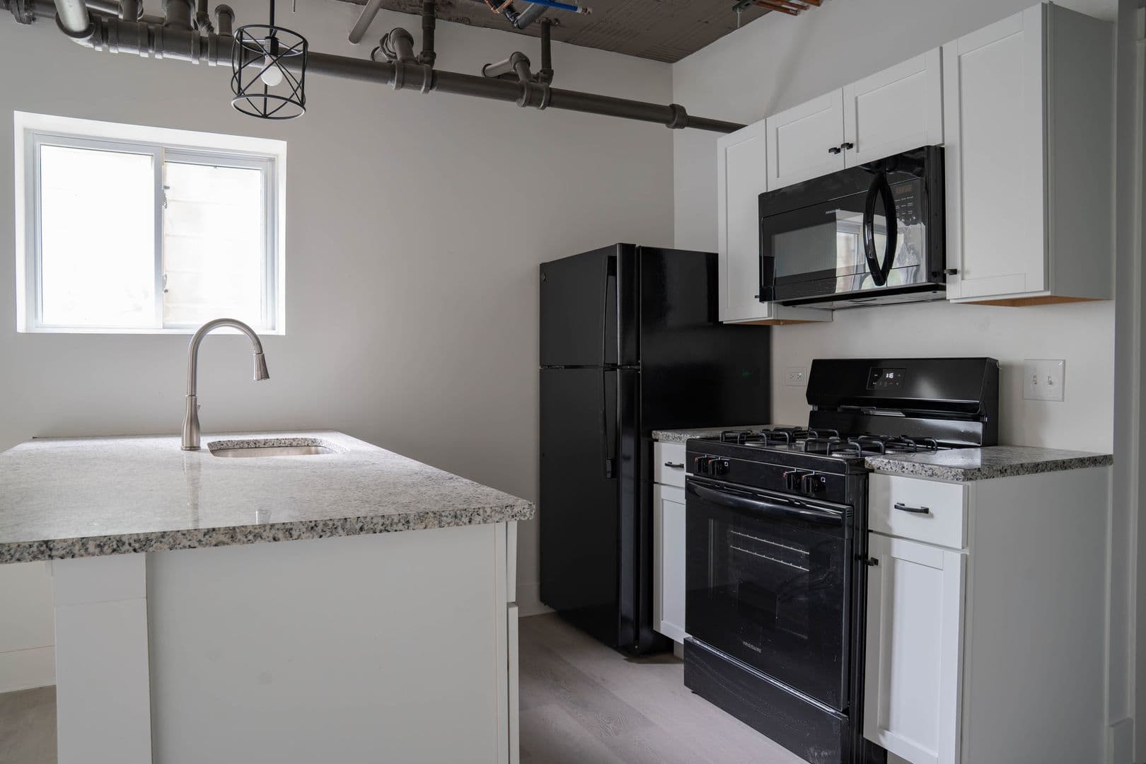 Chicago Apartment: 3334-3344 W. Ainslie St.