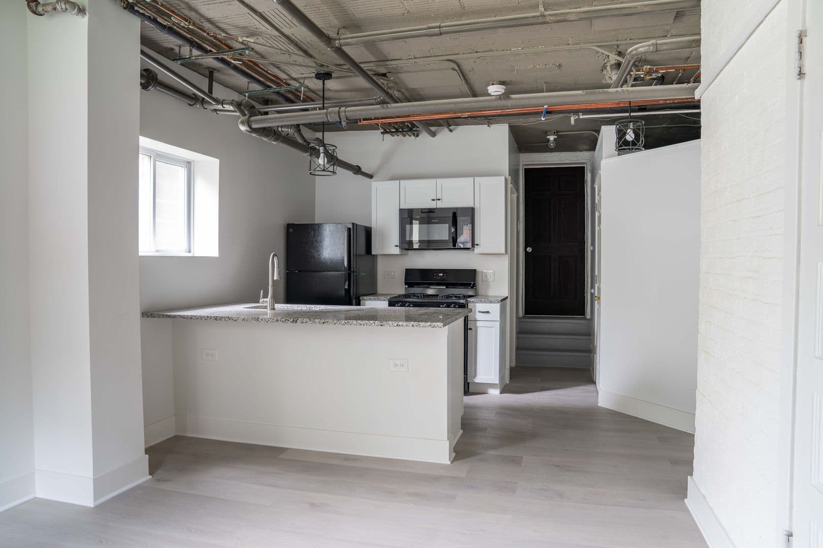 Chicago Apartment: 3334-3344 W. Ainslie St.