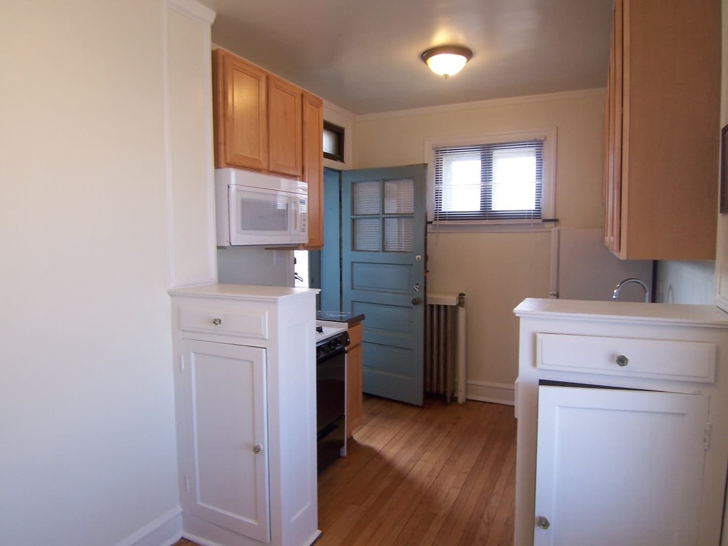 Chicago Apartment: 4028-4030 N. Paulina St