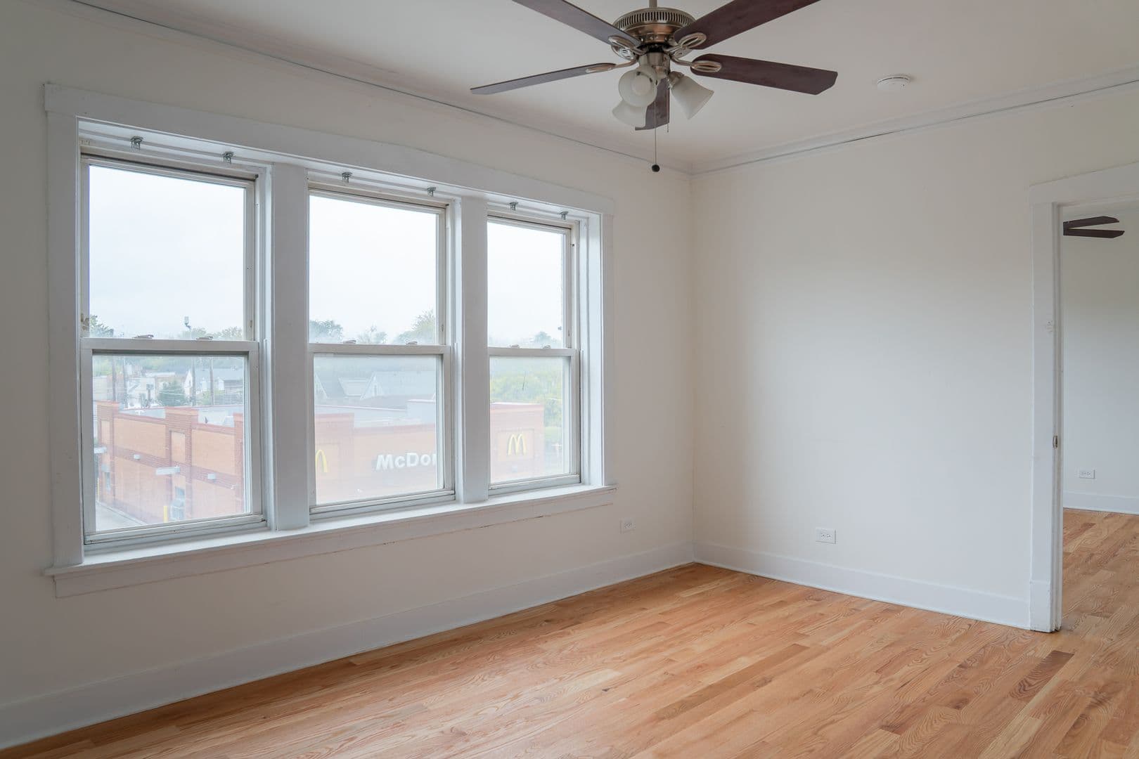Chicago Apartment: 4804-4806 N. Avers Ave