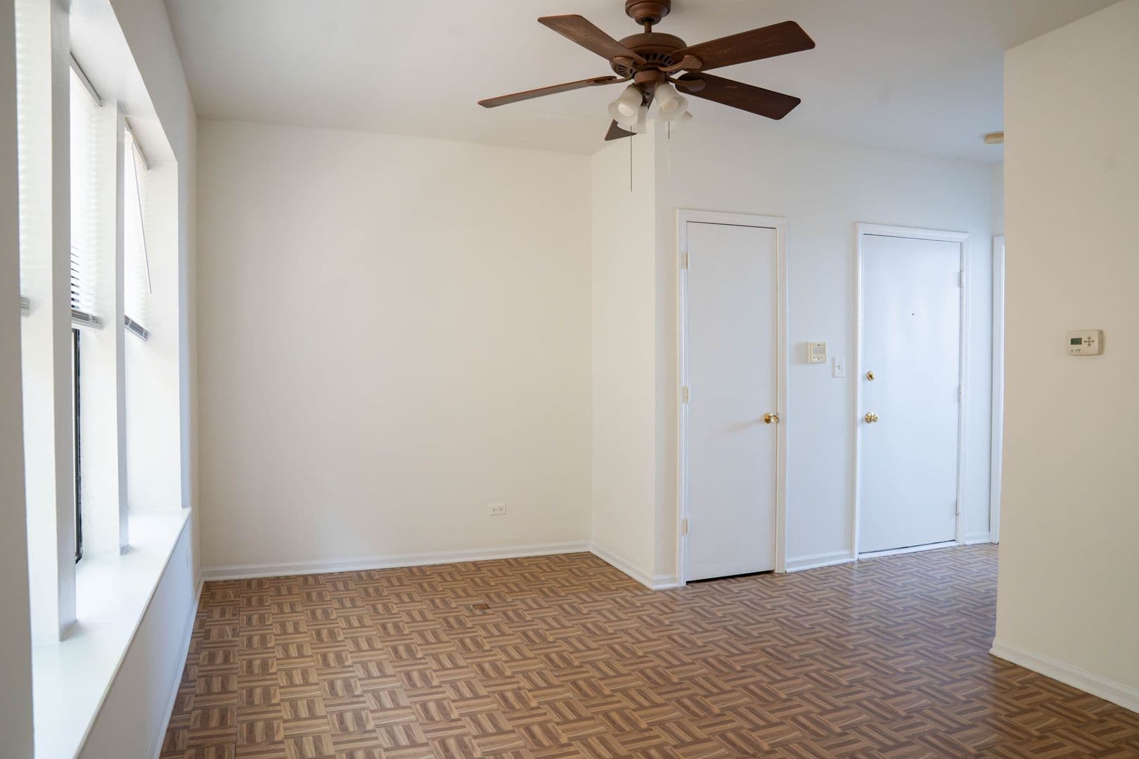 Chicago Apartment: 3146-3170 W. Eastwood Ave
