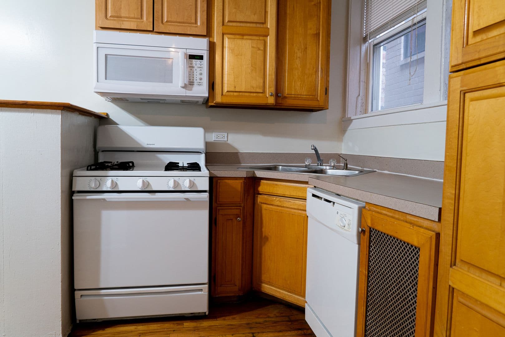 Chicago Apartment: 4440 - 4448 N. Western Ave