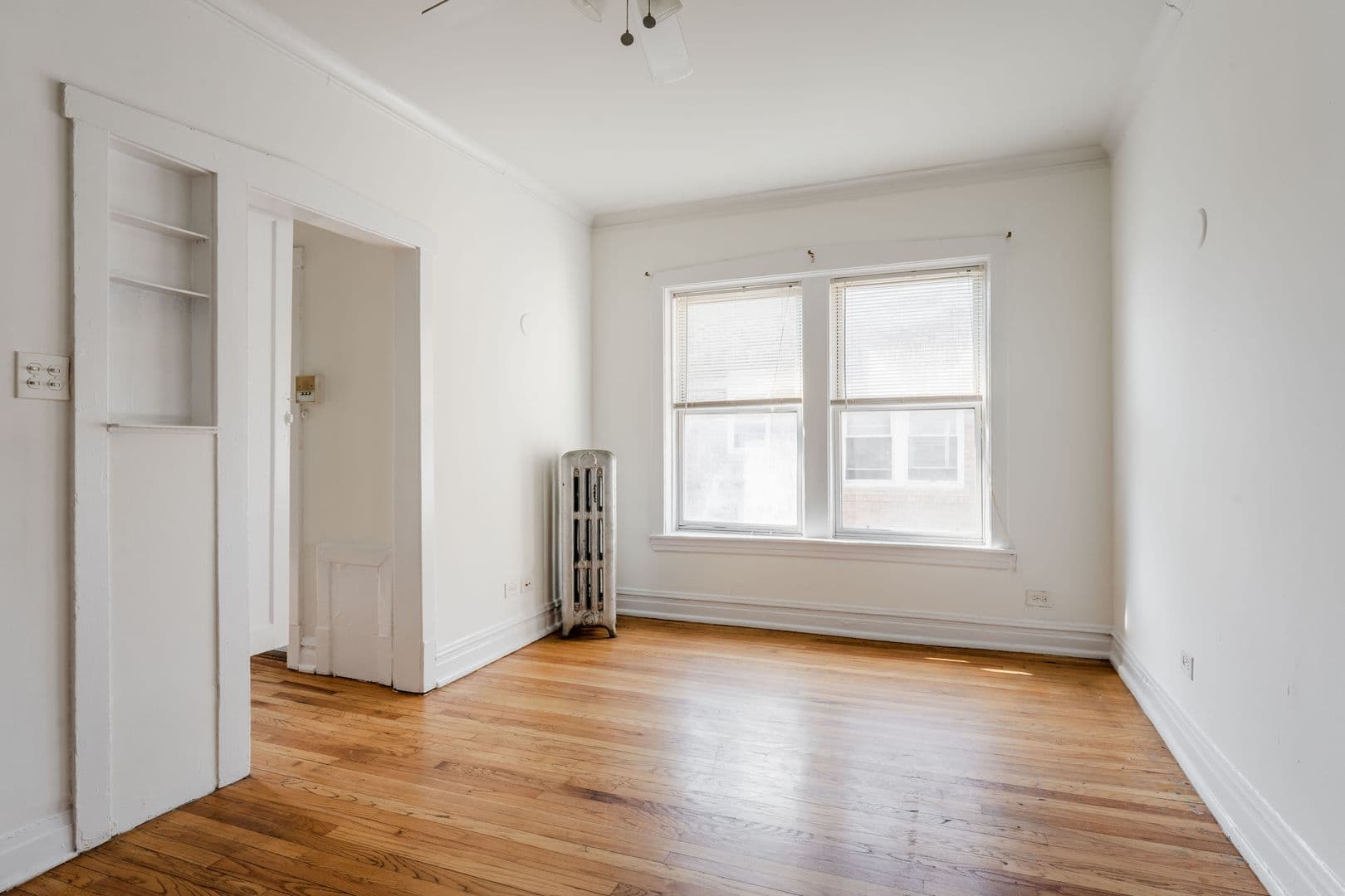 Chicago Apartment: 3334-3344 W. Ainslie St.