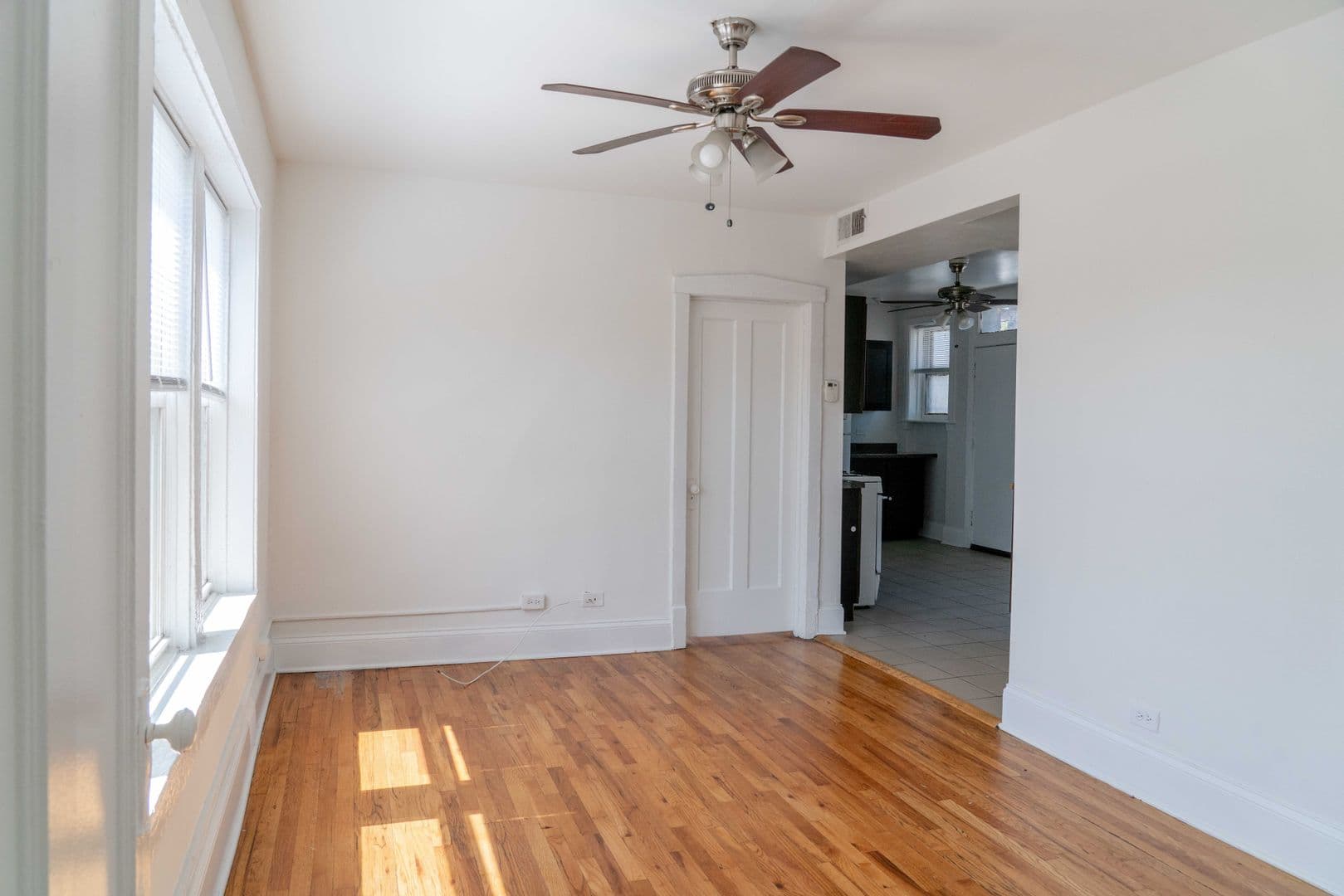 Chicago Apartment: 4804-4806 N. Avers Ave
